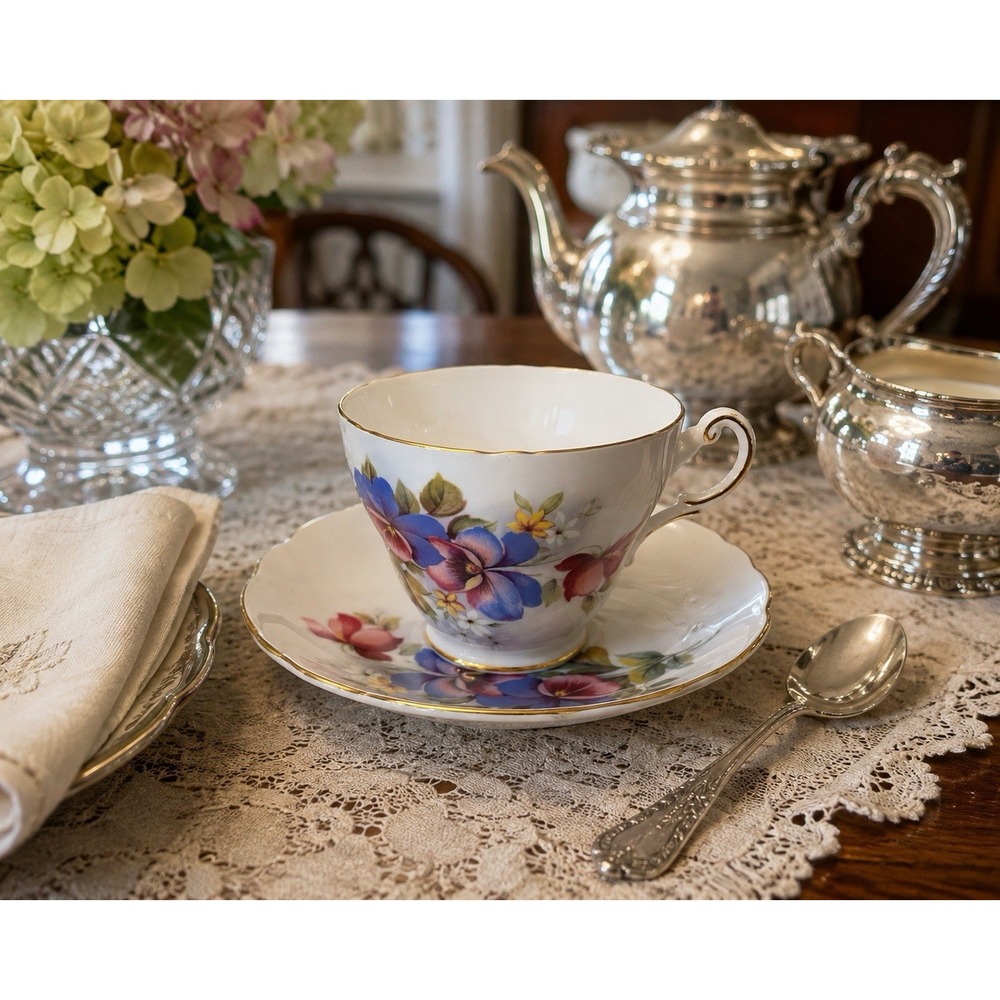 Regency English Bone China Teacup & Saucer Pansy Floral Gold Trim England VTG